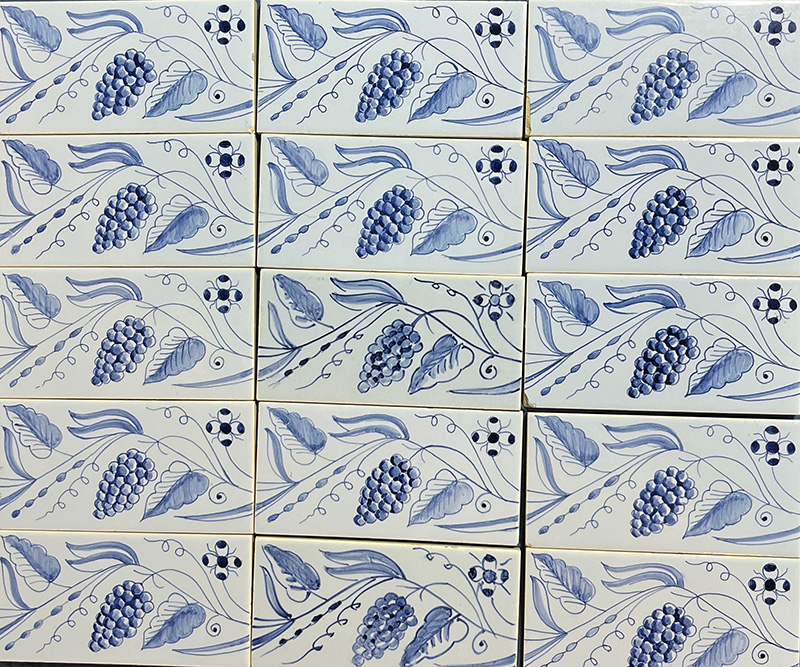 W-47 - Westraven: Grapes - Set of 15 Border Tiles