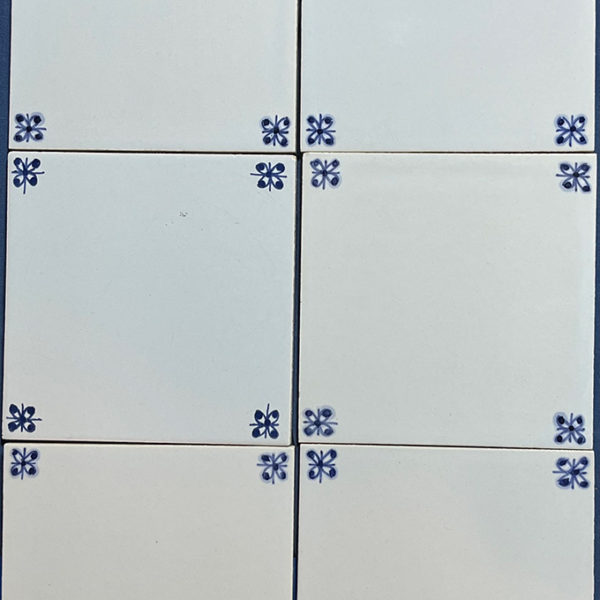 W-55 - Westraven: Field Tile - Spider Corners - Set of 12